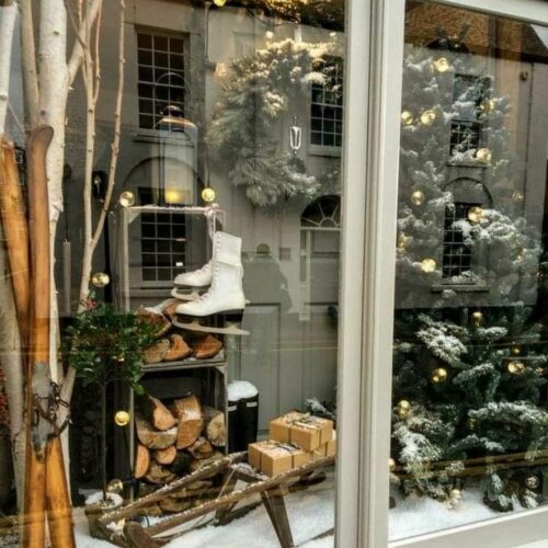 Location-Décoration-Vitrine Location-Décoration-Vitrine Fougeres vitrine bretagne